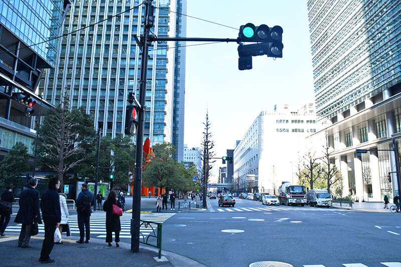 弁護士に聞く 自転車のルールの素朴な疑問 10 自転車は車道の信号に従うだけでは不十分な場合があるって本当ですか Enjoy Sports Bicycle