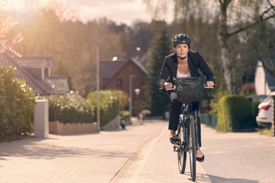 通勤時に舗装された道路を走る場合 クロスバイクとロードバイク どちらがオススメ Enjoy Sports Bicycle