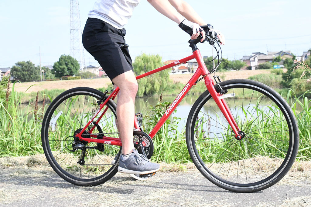 初めてのクロスバイク＜10＞クロスバイクの乗車姿勢とハンドルの持ち方・握り方 – ENJOY SPORTS BICYCLE